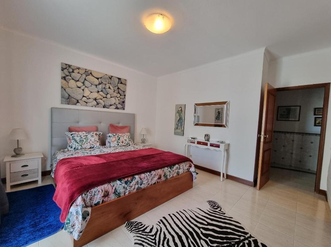 Apartmento Praia Da Dona Ana Lagos Eksteriør bilde