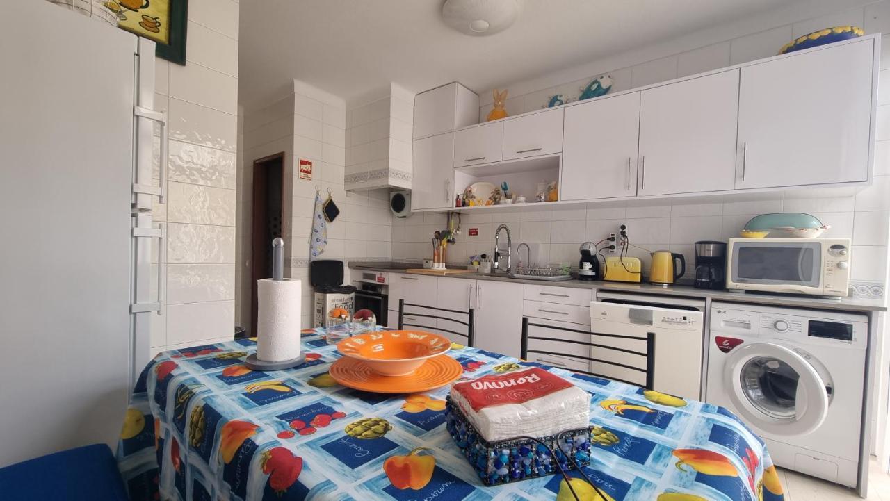 Apartmento Praia Da Dona Ana Lagos Eksteriør bilde