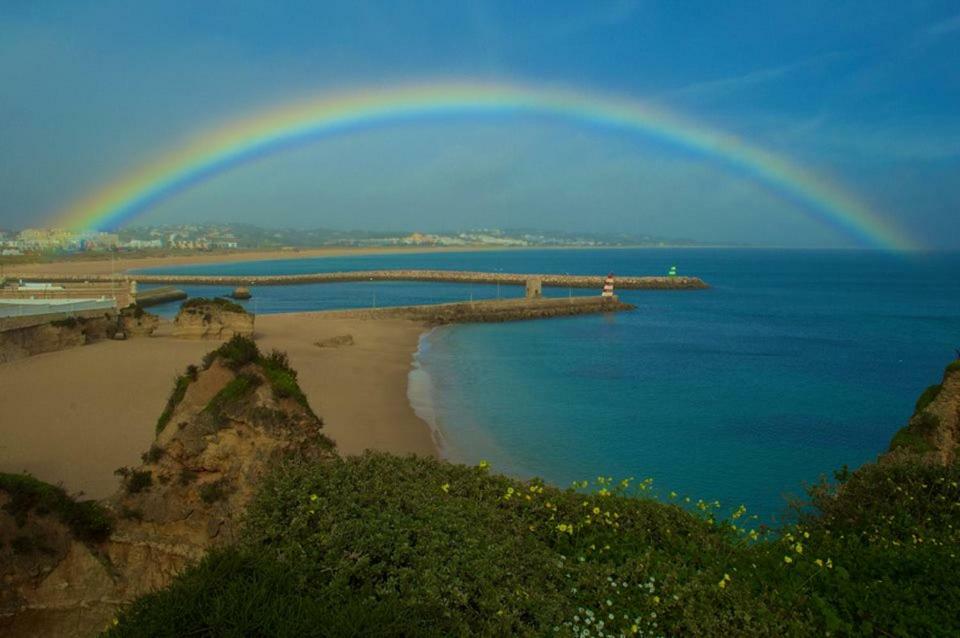 Apartmento Praia Da Dona Ana Lagos Eksteriør bilde